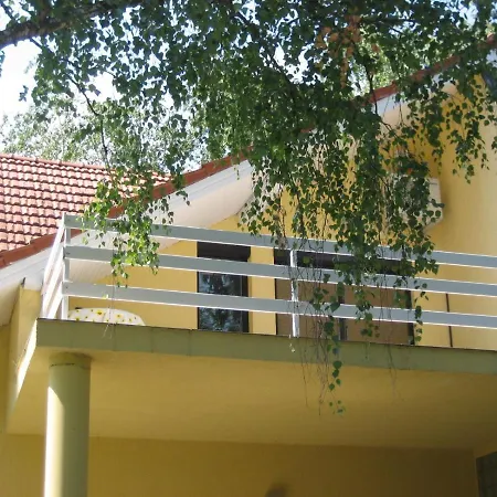 Apartment Kenese Gyongye Apartmanhaz Balatonkenese