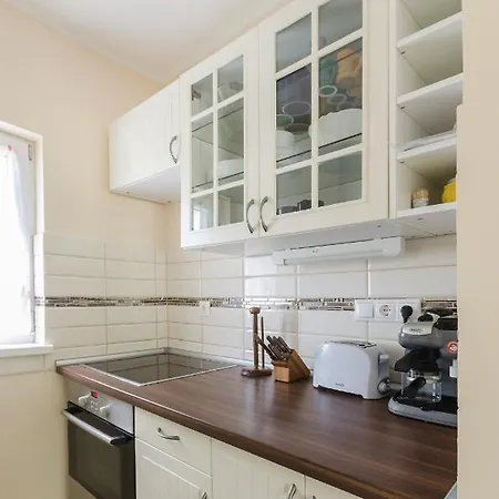 Kenese Gyongye Apartmanhaz Apartment
