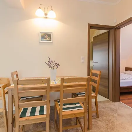 Appartamento Kenese Gyöngye Apartmanház