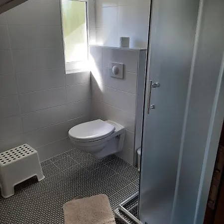 Kenese Gyöngye Apartmanház *