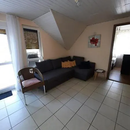 Kenese Gyongye Apartmanhaz