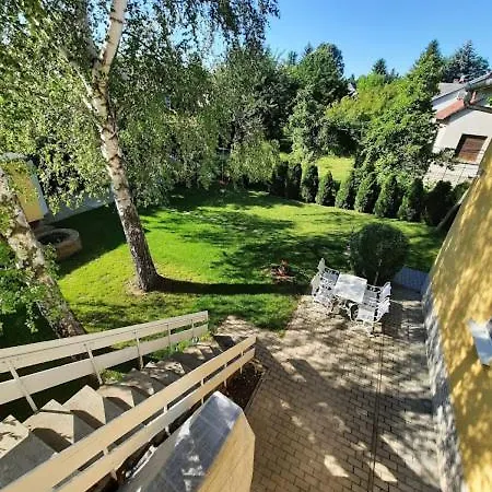 Kenese Gyöngye Apartmanház *
