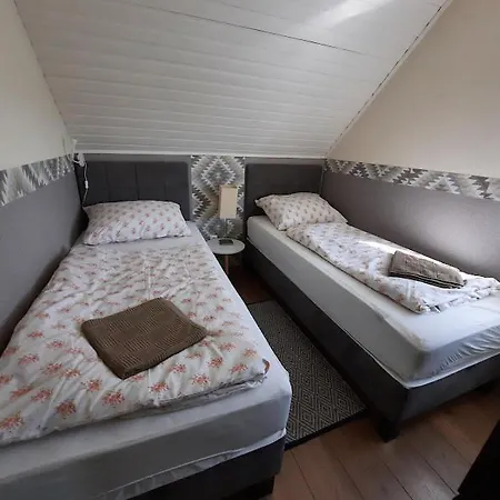 Kenese Gyongye Apartmanhaz Apartment