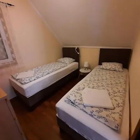Kenese Gyongye Apartmanhaz * Balatonkenese