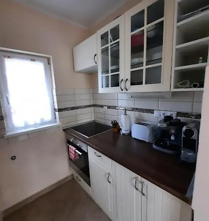Kenese Gyöngye Apartmanház Balatonkenese