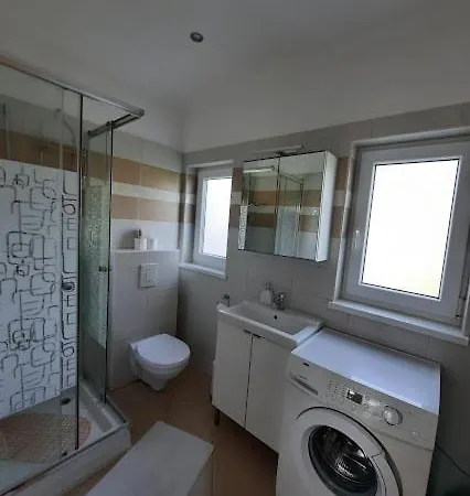 Kenese Gyöngye Apartmanház *