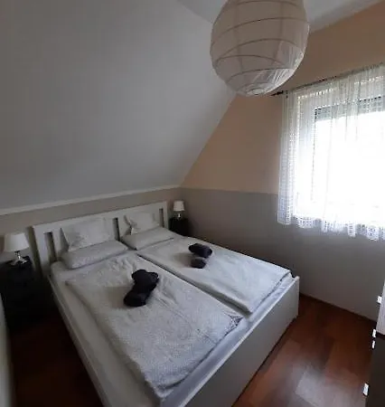 Appartamento Kenese Gyöngye Apartmanház Balatonkenese