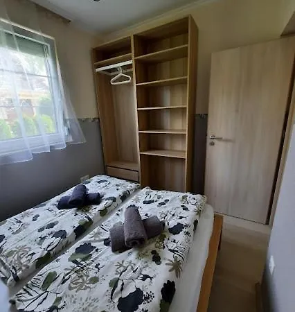 Appartamento Kenese Gyöngye Apartmanház