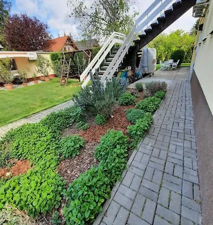 Kenese Gyöngye Apartmanház Balatonkenese