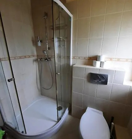 Kenese Gyöngye Apartmanház
